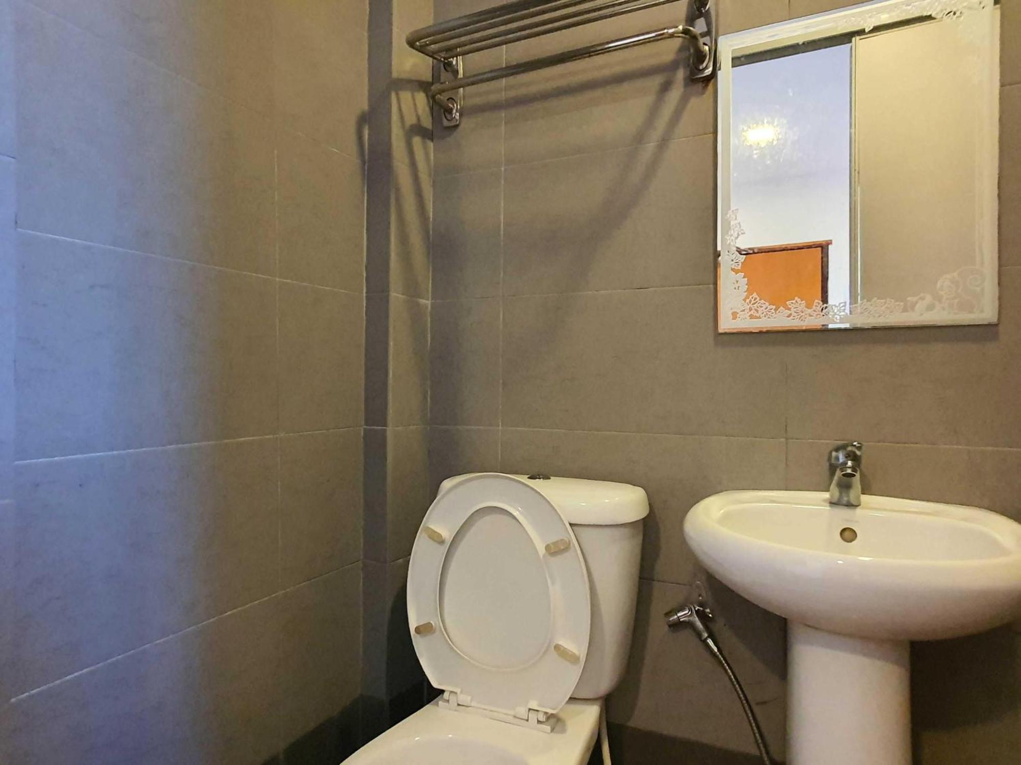 Oyo 91053 Signature Inn Miri Luaran gambar