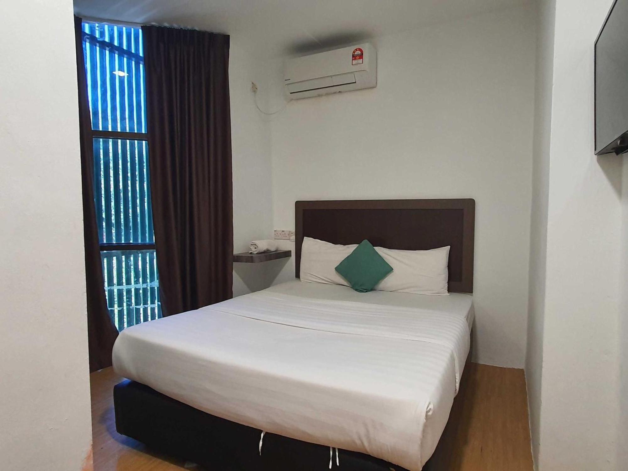 Oyo 91053 Signature Inn Miri Luaran gambar